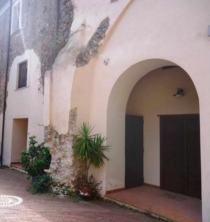Residence Il Convento SantʼAngelo a Fasanella Rum bild